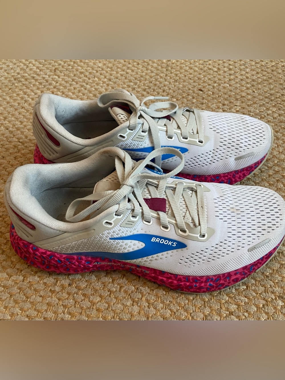 Brooks Women’s Adrenaline GTS Running Shoes - Size 8 - Picture 2 of 6
